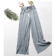 Прямые женские брюки прямого покроя