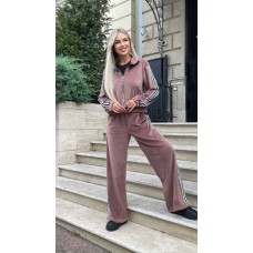 Женский костюм