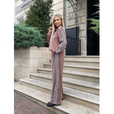 Женский костюм