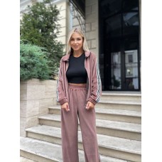 Женский костюм