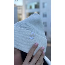 Шапка жіноча