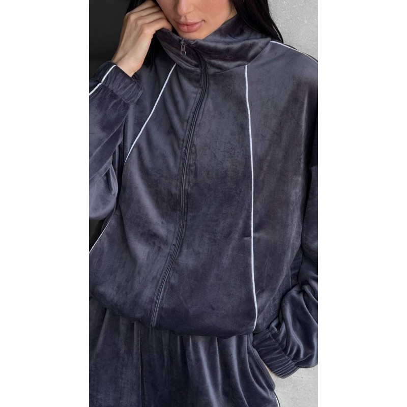 Костюм жіночий