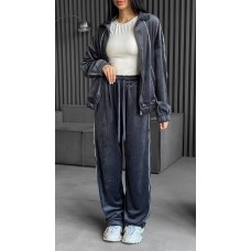 Костюм жіночий